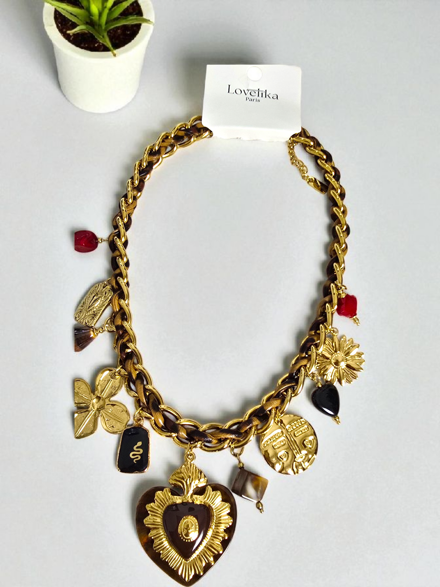 collier liva