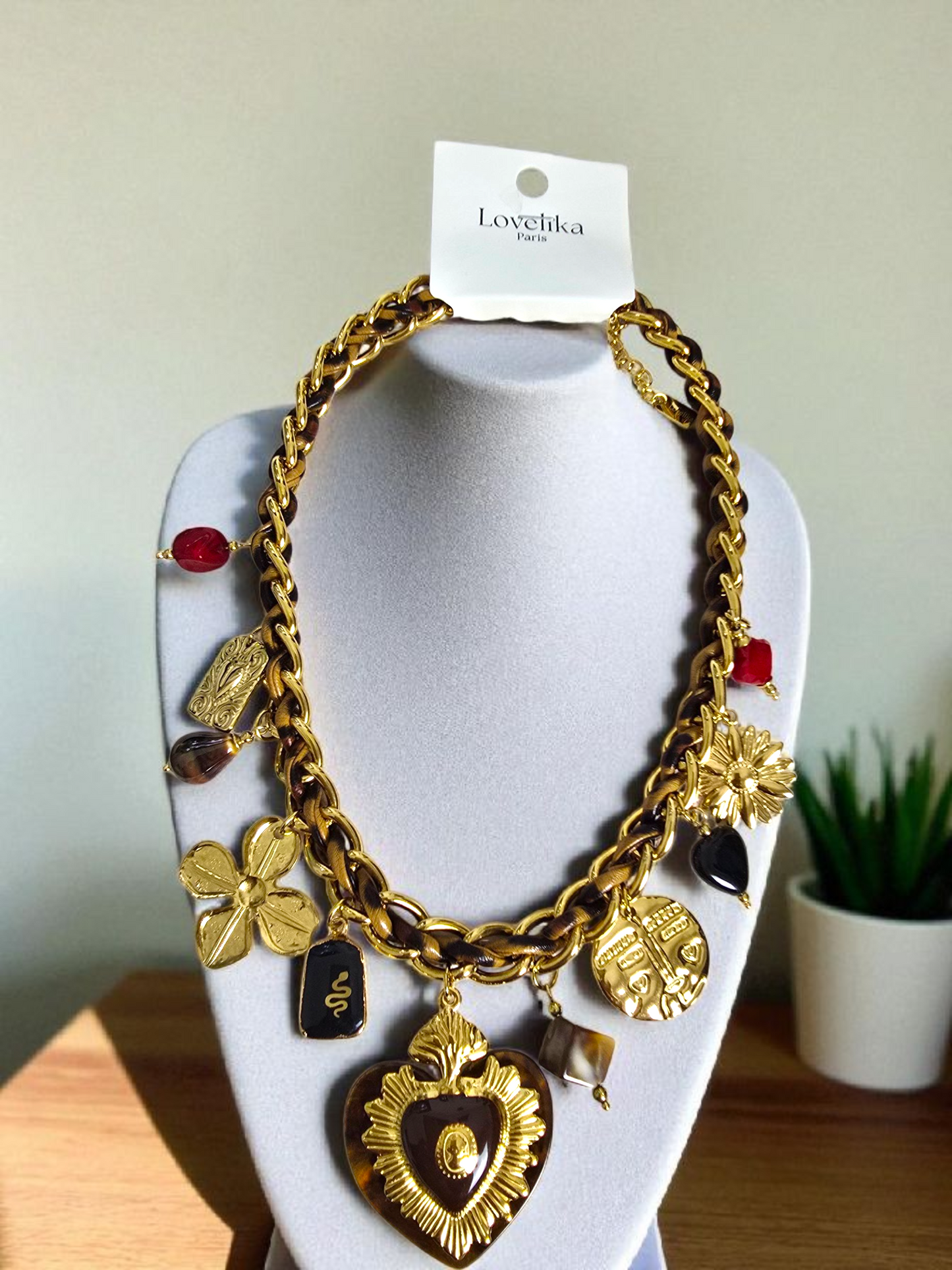collier liva